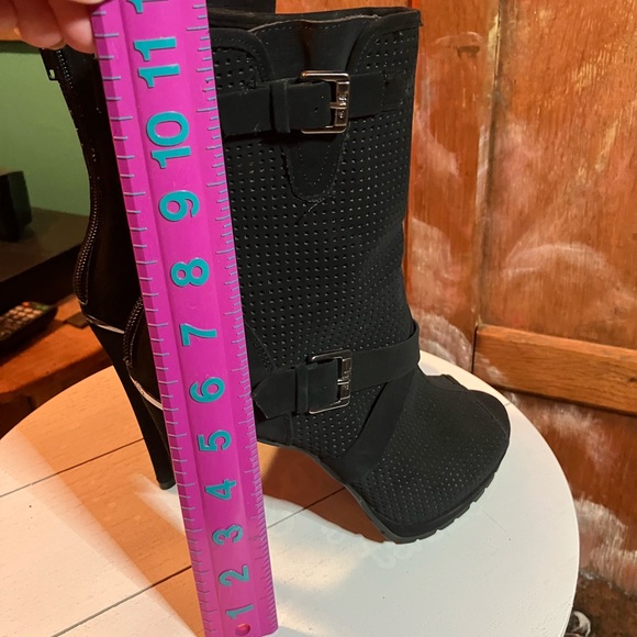 Juicy Couture size 9.5 Unique Summer 11” tall mesh toeless boots - Picture 3 of 16
